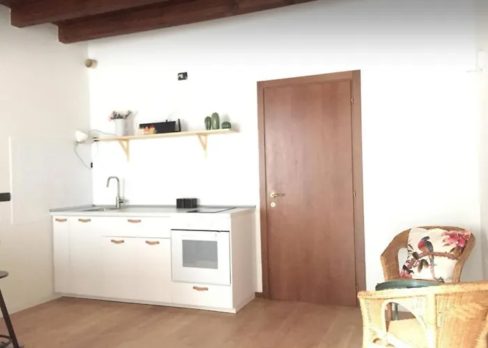 アパート Adorabile E Accogliente Mini A 300m Dalla Loggia ブレシア
